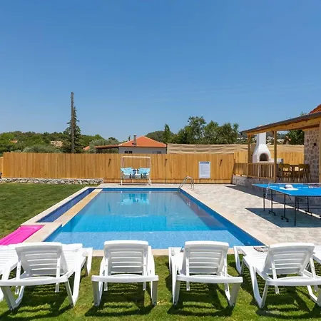 Willa Agarta Villas *