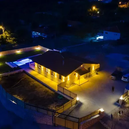 Agarta Villas וילה Sarıbelen